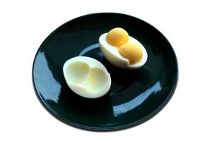 Hogyan kell tojást rakni, 11 tipp a tökéletes tükörtojáshoz | carbocomp.hu